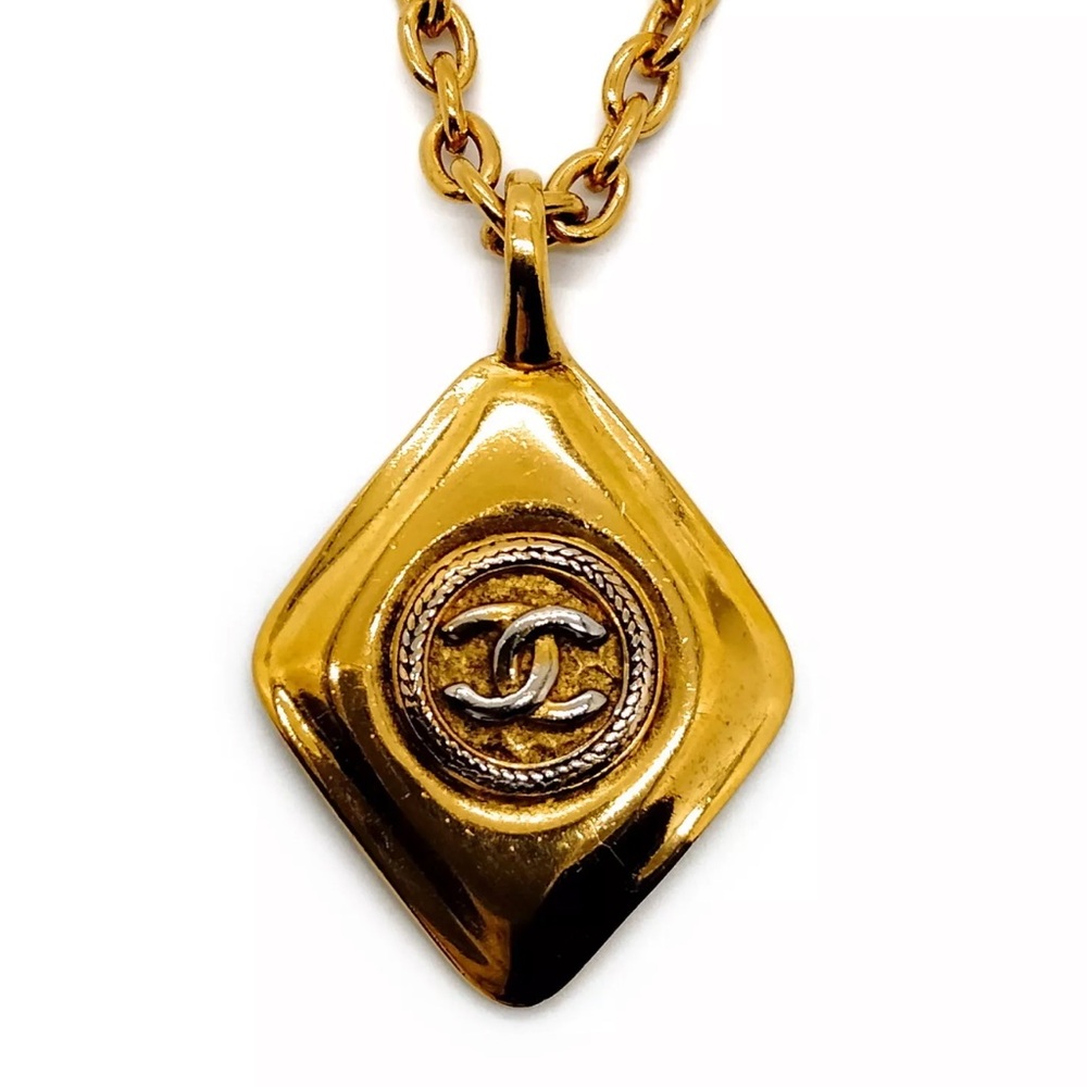 AUTH Chanel Vintage CC Pendant Necklace Gold - Picture 2 of 8